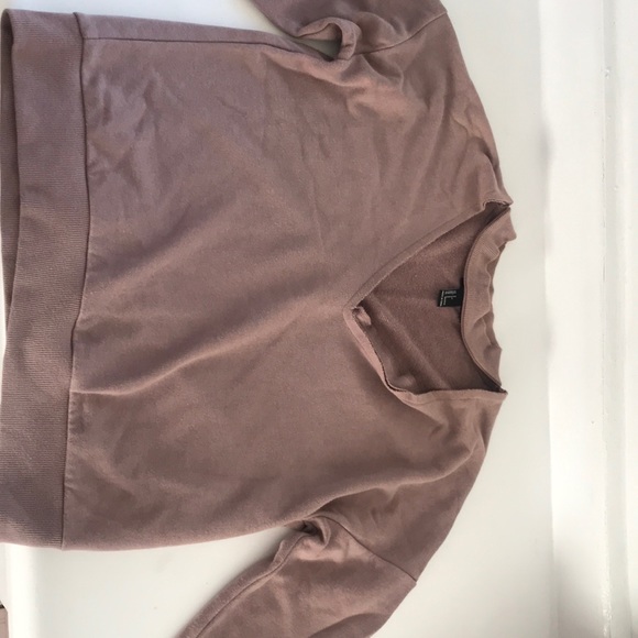 Cute V- cut sweater - Picture 1 of 6